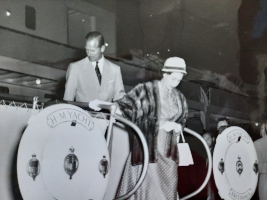 The Queen arrives in Sarnia in 1959.